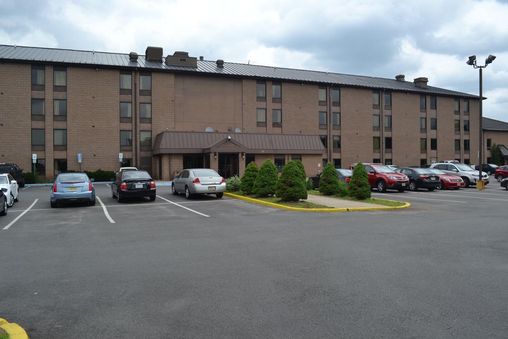 Town Inn & Suites South Plainfield-Piscataway Exterior photo
