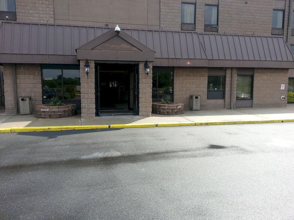 Town Inn & Suites South Plainfield-Piscataway Exterior photo
