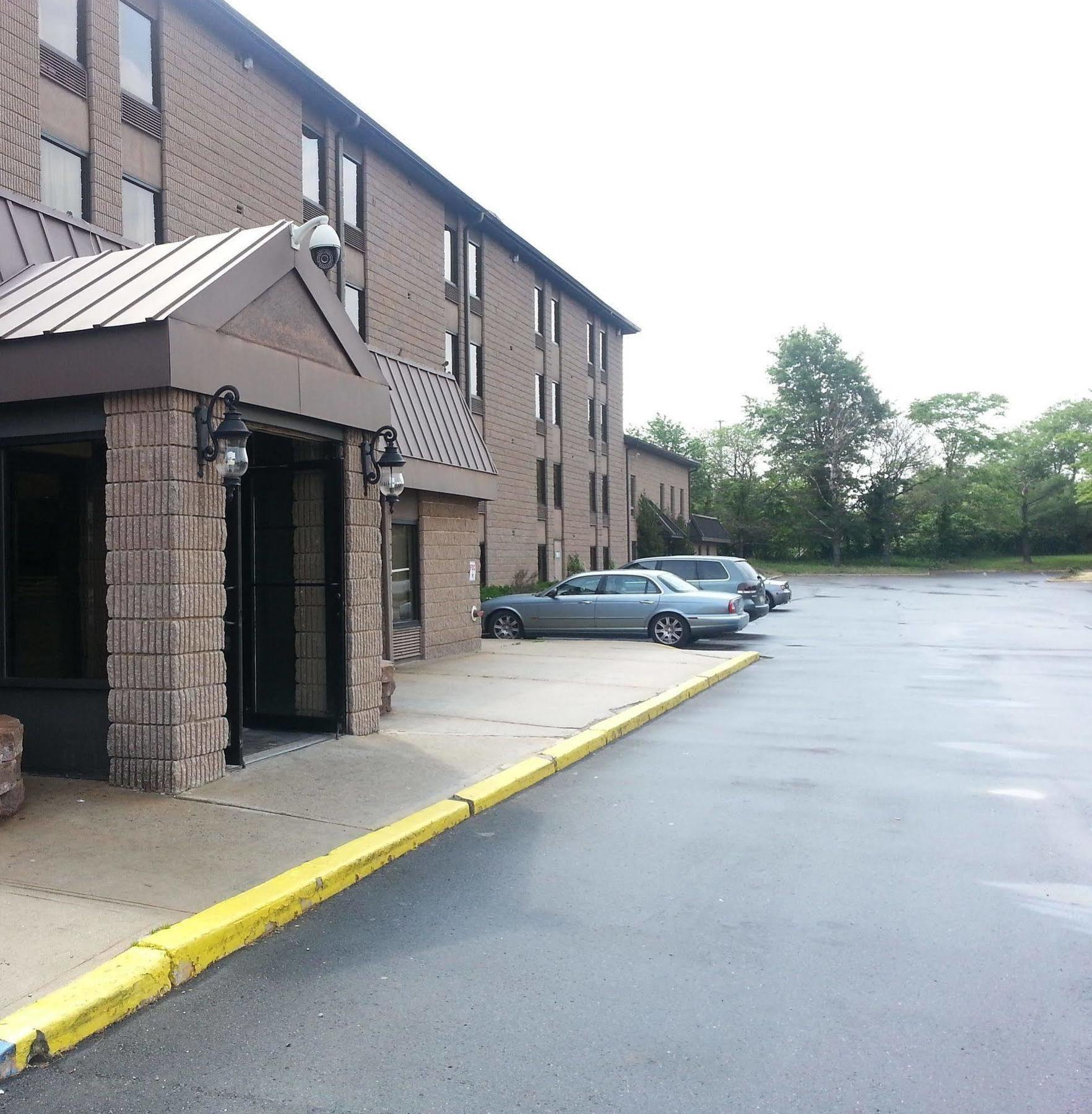 Town Inn & Suites South Plainfield-Piscataway Exterior photo